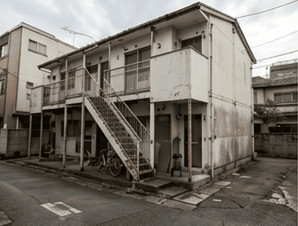 老朽化したアパート